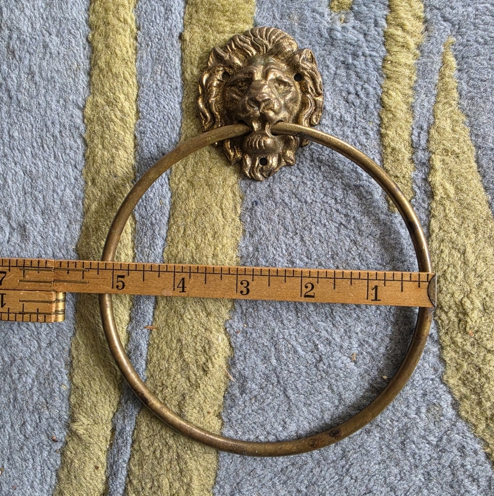 VINTAGE BRASS-LION HEAD WITH RING WALL TOWEL HOLDER 5" RING - Picture 3 of 4